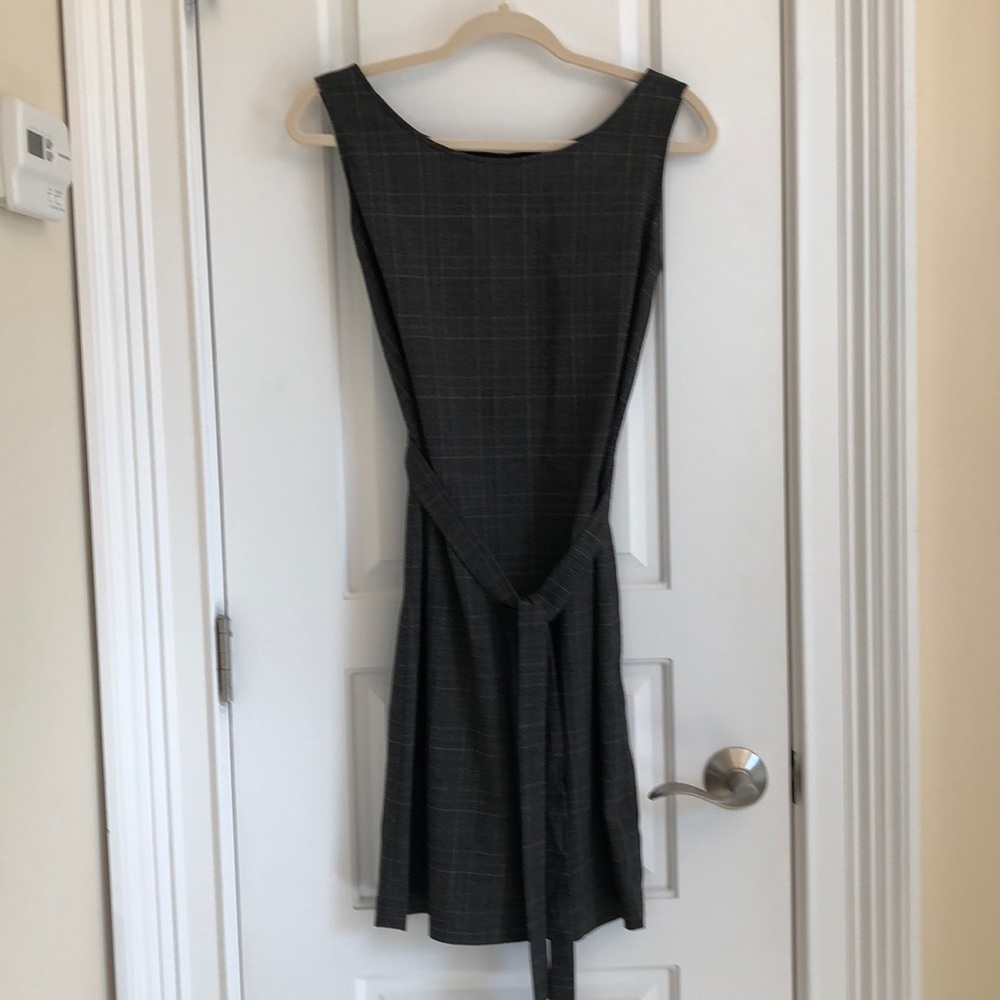 Sleeveless dress